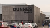 DC 10-4-20 Queus for Supermarkets ahead of Easter Weekend. €1.5bn spent on groceries over Christmas as prices continue to rise